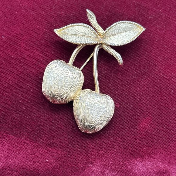 Sarah Coventry Jewelry - Cherry Brooch Sarah Coventry "Golden Cherries" Gold Tone Fruit Vintage 1966 Pin